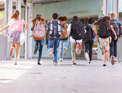 Accompagnez des enfants et adolescents dans leurs apprentissages et leur ouverture culturelle !