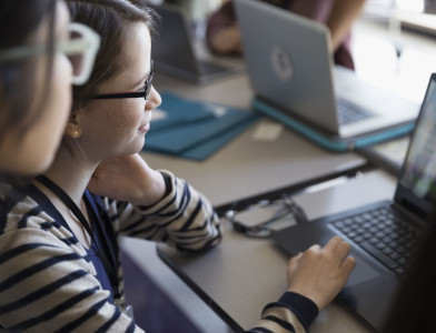 Menez des actions d'initiation en informatique auprès de personnes en situation de handicap