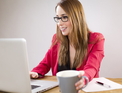 Créez un flyer et une plaquette pour un dispositif d'accompagnement pour des jeunes en situation de handicap