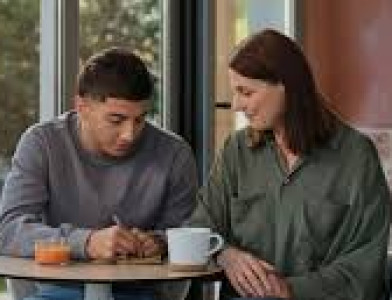 Accompagnez un jeune salarié dans la réussite de sa première expérience professionnelle